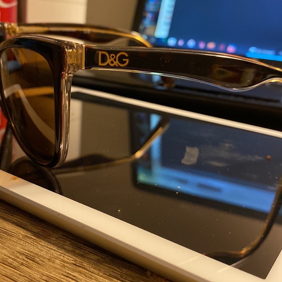 Dolce & Gabanna sunglasses - Picture 2 of 4